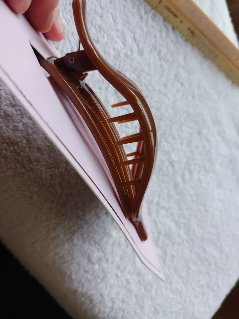 Scunci Unbreakable All Hair Strong Hold Brown Claw Clip Oval Half Comb Kimberly